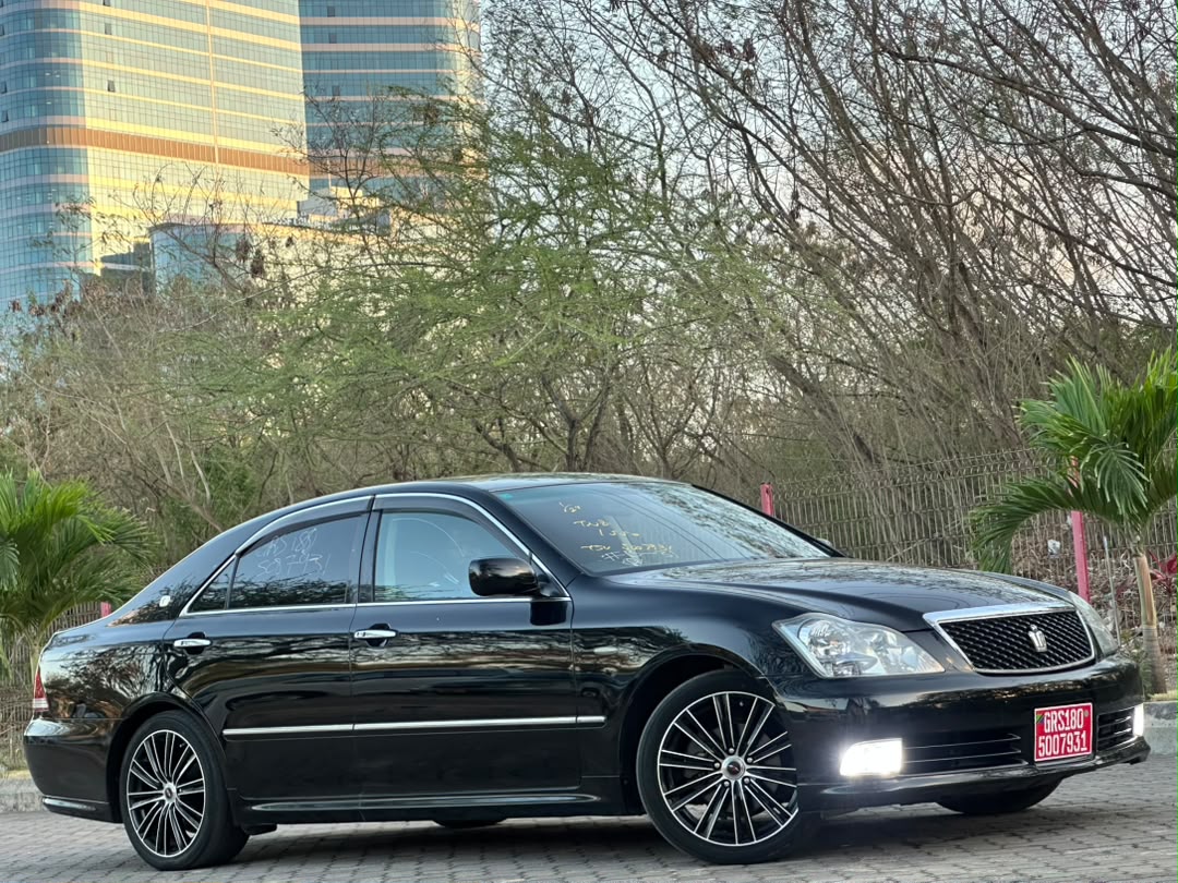 TOYOTA CROWN ATHLETE